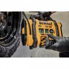 Image du produit : Gonfleur dewalt compact sans fil portatif XR 18 Volts - fonction dégonflage et lampe LED - triple alimentation sur batterie, secteur ou prise allume cigare 12 volts - livré nu sans chargeur ni batterie Dewalt | DCC0...