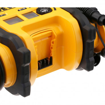 Gonfleur dewalt compact sans fil portatif XR 18 Volts - fonction dégonflage et lampe LED - triple alimentation sur batterie, secteur ou prise allume cigare 12 volts - livré nu sans chargeur ni batterie Dewalt | DCC0...