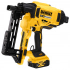 Image du produit : Agrafeuse Dewalt pour clôture - XR - sans fil - 18 Volts - 5Ah li-ion - 2 batteries Dewalt - coffret | DCFS950P2-QW