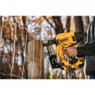 Image du produit : Agrafeuse Dewalt pour clôture - XR - sans fil - 18 Volts - 5Ah li-ion - 2 batteries Dewalt - coffret | DCFS950P2-QW