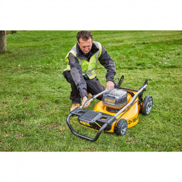 Tondeuse Dewalt double batterie - XR - sans fil - 18 Volts - brushless (sans batterie) | DCMW564N-XJ