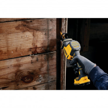 Scie sabre Dewalt compacte - XR - sans fil - 12 Volts - brushless - 2 batteries Dewalt 2Ah | DCS312D2-QW