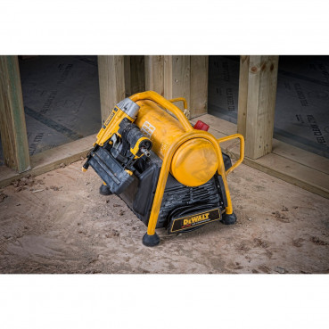 Compresseur Dewalt 6 litres - portable, rapport poids puissance idéal pour les petits et moyens outils | DPC6MRC-QS