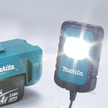 Lampe torche led à double intensité - 270 Lumens - compatible avec batteries LXT Makita 14,4 et 18 Volts | DEADML803