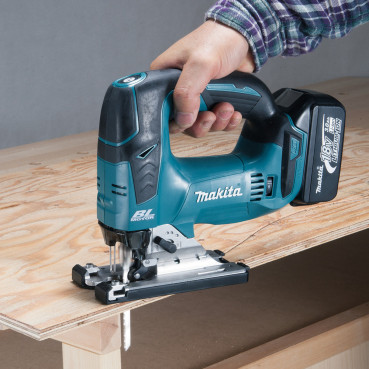 Scie sauteuse Makita LXT 18 Volts - sans fil Lithium (Li-Ion) - (Produit seul) | DJV182ZJ