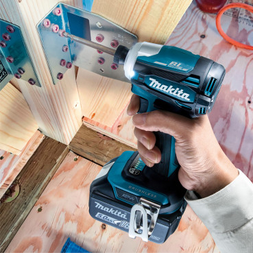 Visseuse à chocs Makita LXT 18 Volts - sans fil Lithium (Li-Ion) - 5 Ah - 8 modes - 180 Nm - poids 0,85kg | DTD172RTJ